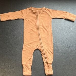 Little Sleepies Ribbed Caramel Zippy, Newborn